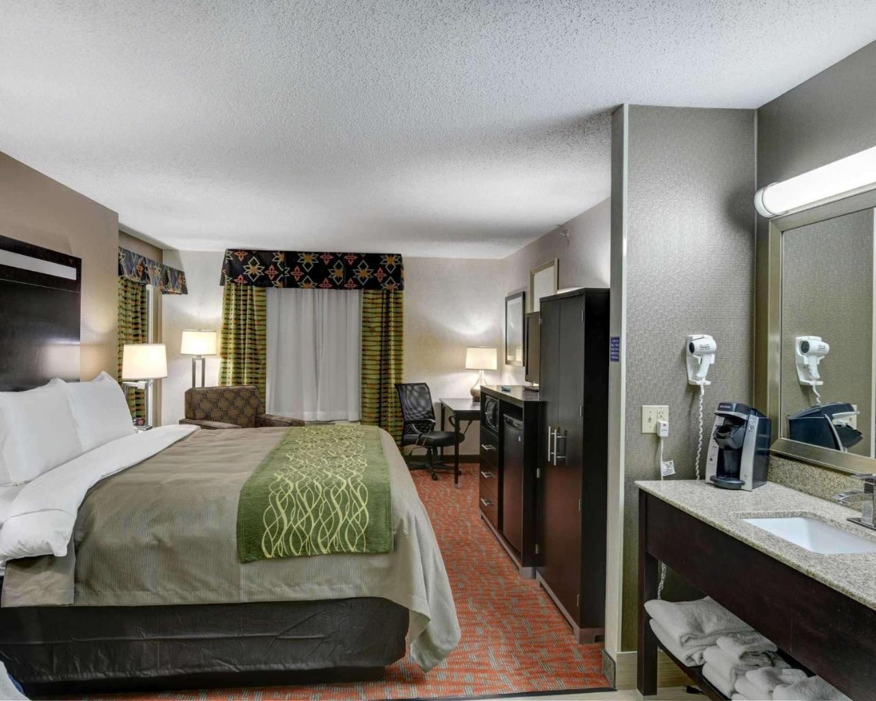 Comfort Inn Painesville Екстериор снимка