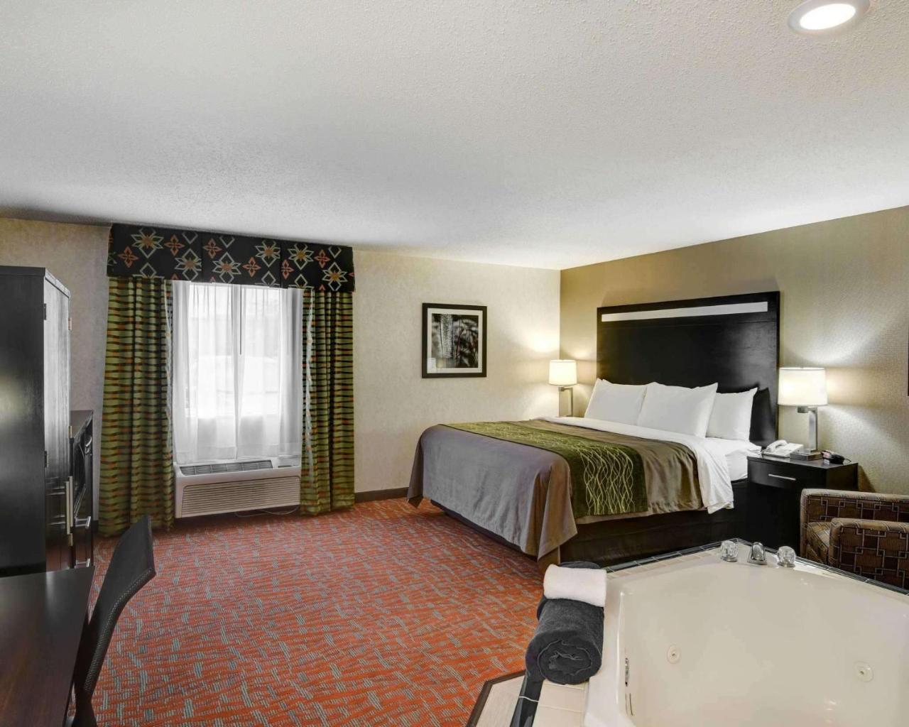 Comfort Inn Painesville Екстериор снимка