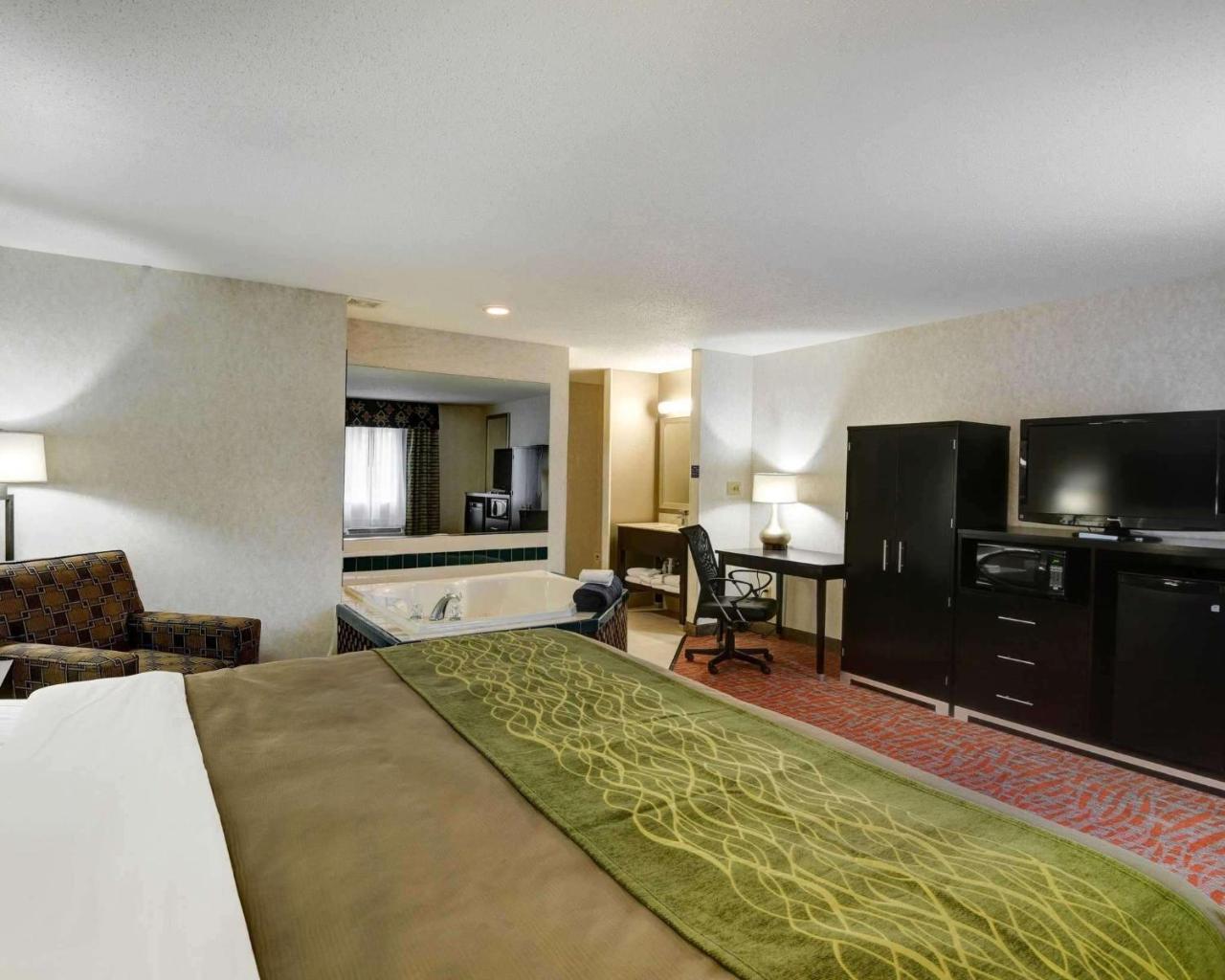 Comfort Inn Painesville Екстериор снимка